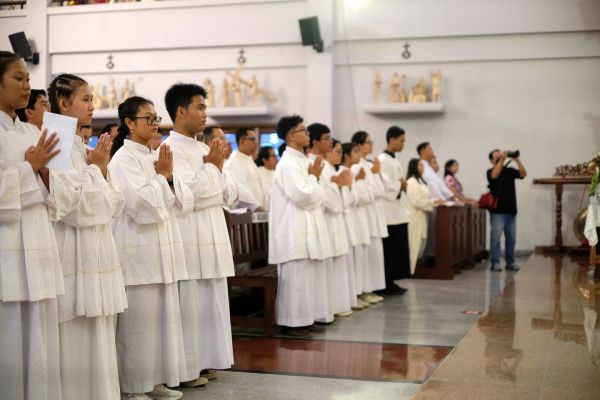 003ministranti0C3434E3-1027-FFA8-5280-3C7369730CC0.jpg