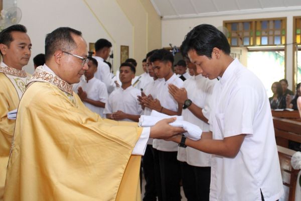 agem-busana-45D67EA5E-906B-B83E-BA9D-222A041DDE17.jpg