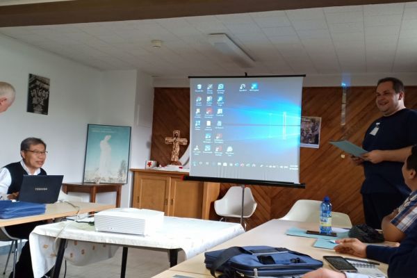 25vr-la-salette-aula-2019-022252245C1-8AF2-1073-CD56-BC58B265EE7C.jpg